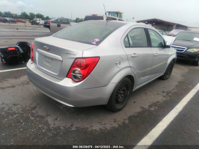 Chevrolet SONIC LS 2016 1G1JA5SH9G4101308 Image 5