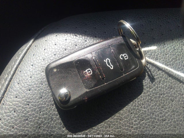 3VWD17AJ5EM254772 Volkswagen Jetta Sedan Se