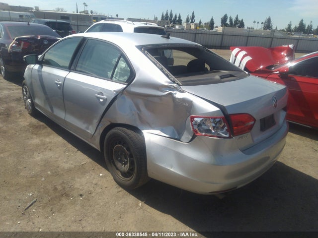 3VWD17AJ5EM254772 Volkswagen Jetta Sedan Se
