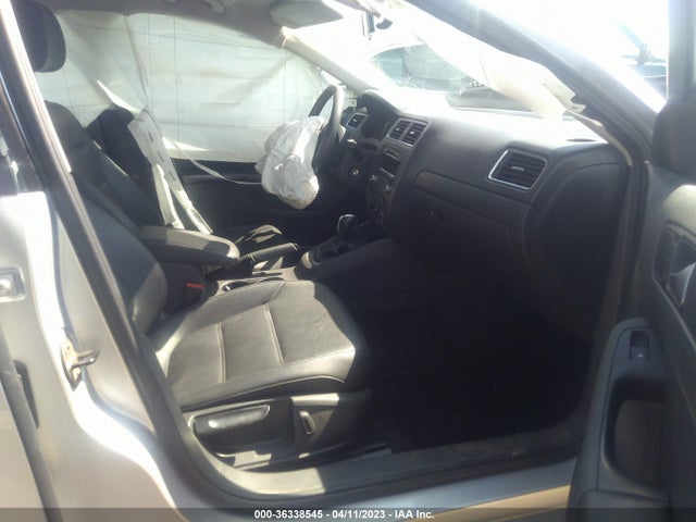 3VWD17AJ5EM254772 Volkswagen Jetta Sedan Se