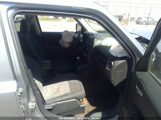 1C4NJRFB0GD657058 Jeep Patriot Latitude
