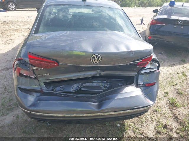 1VWDT7A3XHC060627 Volkswagen Passat R-line W/comfort Pkg