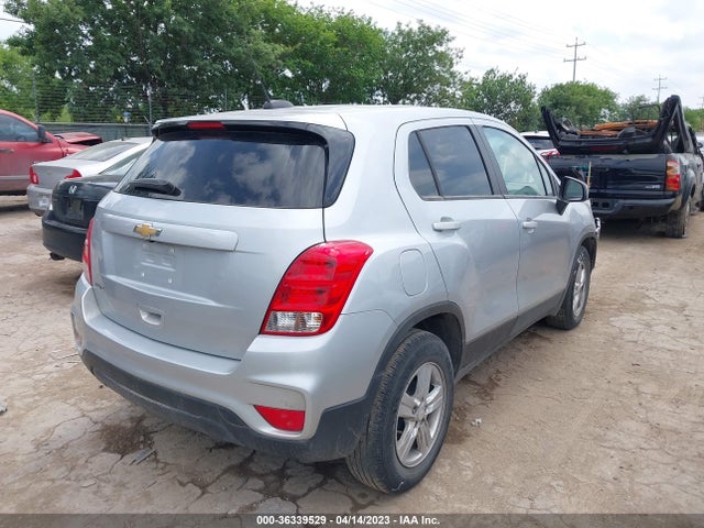 Chevrolet TRAX LS 2020 3GNCJKSBXLL281324 Image 4