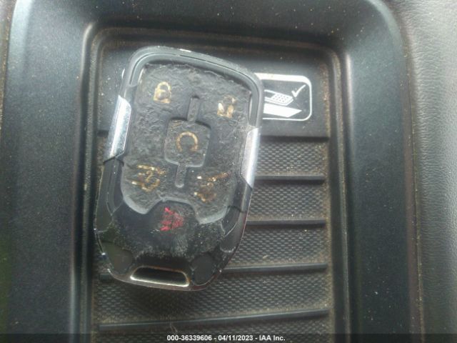 1GKS1GKC3HR272110 GMC Yukon Xl Slt