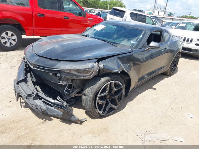 Chevrolet Camaro 2lt 2018 1G1FD1RS3J0188838 Image 2