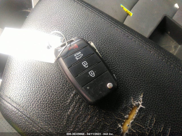KIA Optima Lx 2015 KNAGM4A74F5596406 Image 3