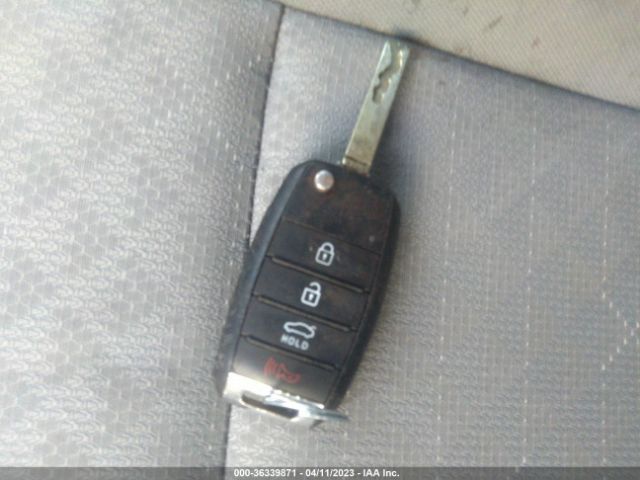 3KPA25AD4ME395052 KIA Rio 5-door S