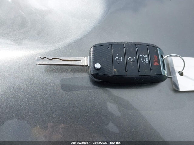 2015 KIA SOUL BASE VIN: KNDJN2A2XF7200448