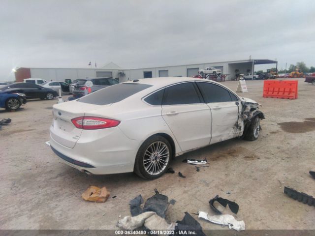 3FA6P0HD8FR176029 Ford FUSION SE