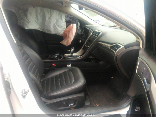 3FA6P0HD8FR176029 Ford FUSION SE