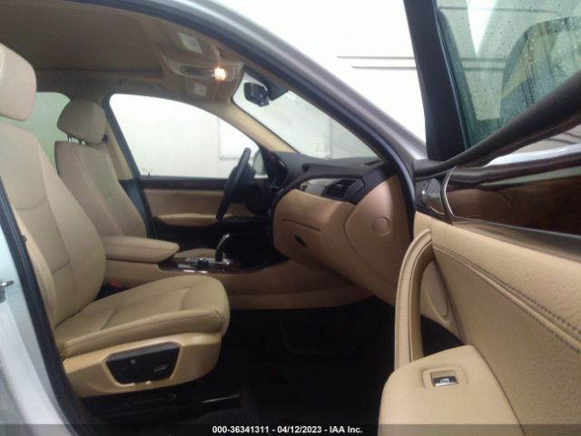 5UXWX9C5XH0D99272 BMW X3 Xdrive28i