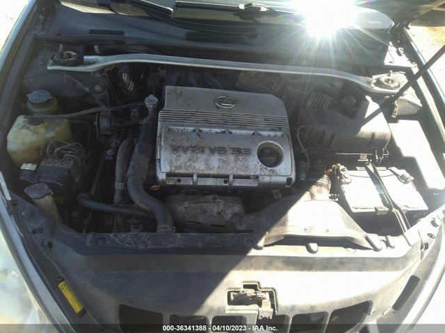 2005 LEXUS ES 330 VIN: JTHBA30G155137493