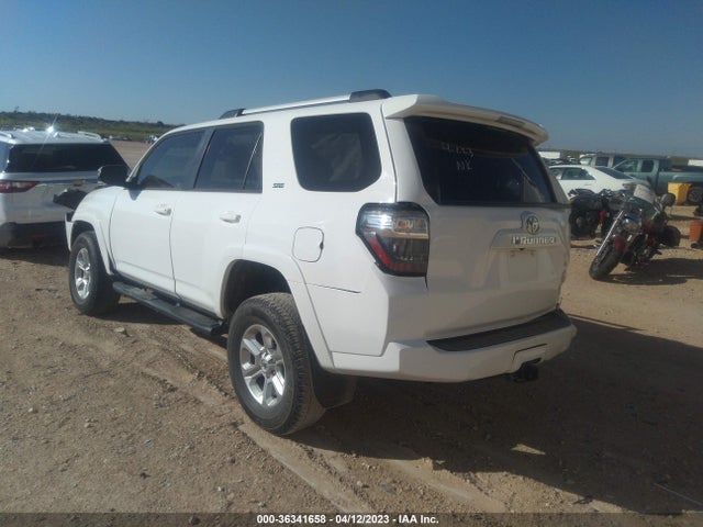 Toyota 4RUNNER SR5 2019 JTEBU5JRXK5635557 Image 3