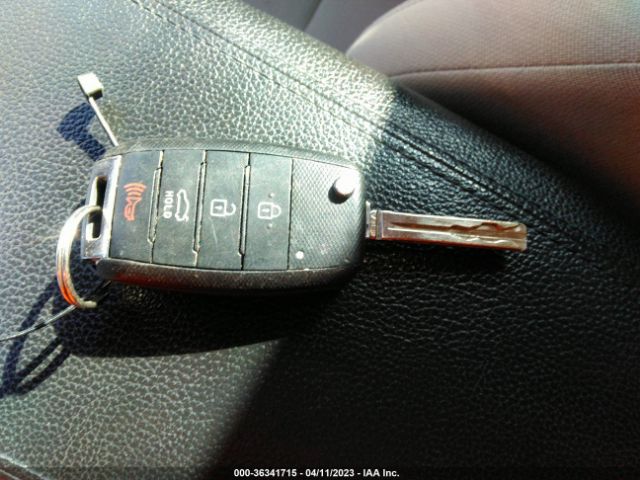 KNAGM4A74F5644132 KIA Optima Lx