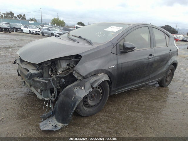 Toyota Prius C One/three/two/four 2014 JTDKDTB3XE1079684 Image 2