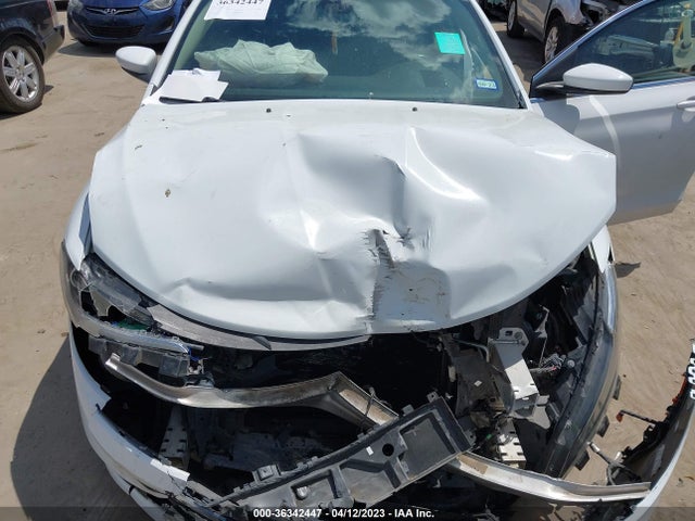 1C3CCCAG3GN148467 Chrysler 200 Limited