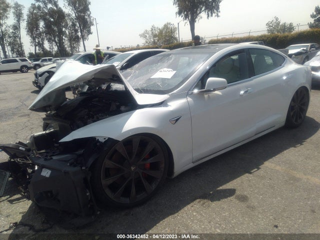 Tesla Model S 75d/100d/p100d 2018 5YJSA1E45JF287698 Image 2