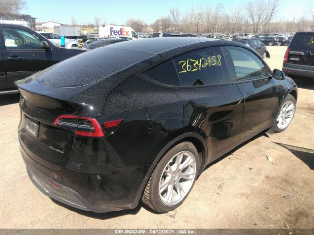 7SAYGAEE8NF316153 Tesla Model Y Long Range