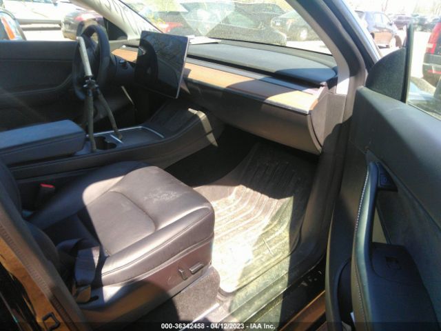 7SAYGAEE8NF316153 Tesla Model Y Long Range