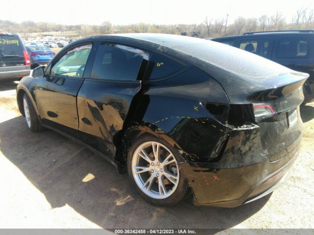 7SAYGAEE8NF316153 Tesla Model Y Long Range