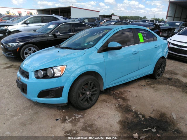 Chevrolet SONIC LT 2014 1G1JC5SH7E4167153 Image 2