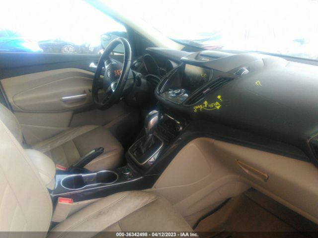 1FMCU9J95EUA92298 Ford Escape Titanium