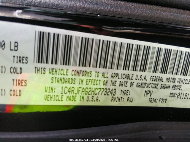 1C4RJFAG2HC773243 Jeep Grand Cherokee Laredo