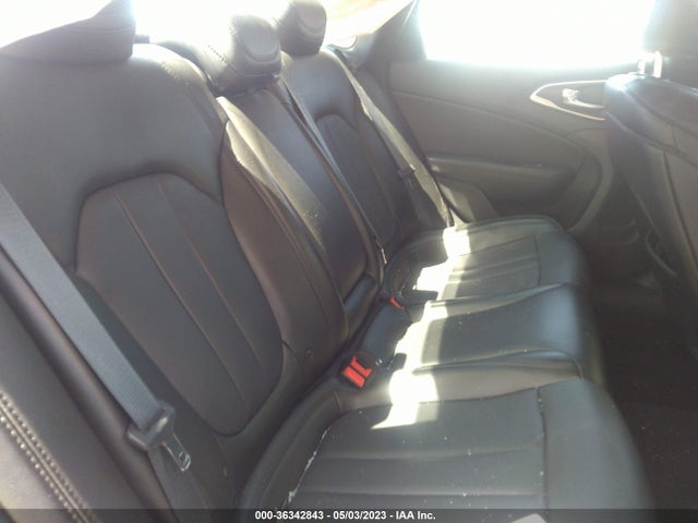 Chrysler 200 Limited Platinum 2017 1C3CCCAB7HN502464 Image 8