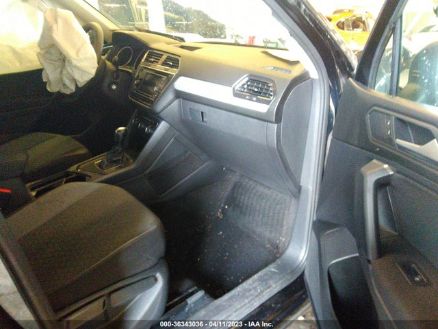 3VV1B7AX6KM196059 Volkswagen TIGUAN S