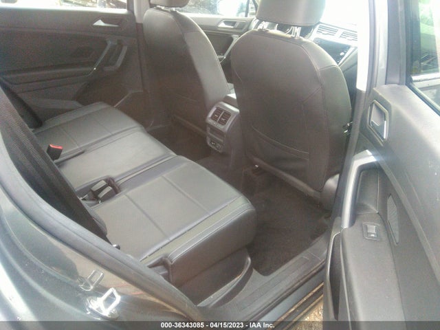 3VV2B7AXXLM074908 Volkswagen Tiguan Se/sel/se R-line Black