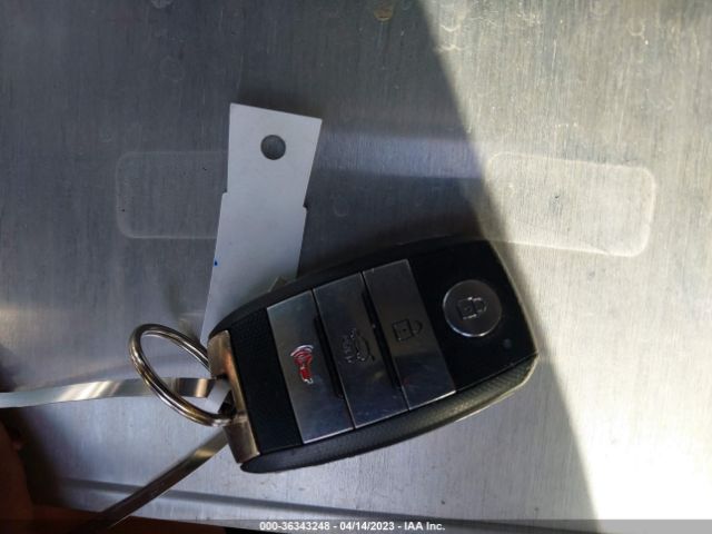 5XYKT3A67EG442196 KIA SORENTO LX