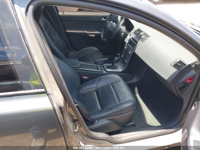 2009 VOLVO S40 2.4L VIN: YV1MS390292465715