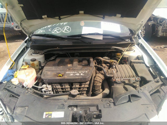 1C3CCBAB9EN207744 Chrysler 200 LX