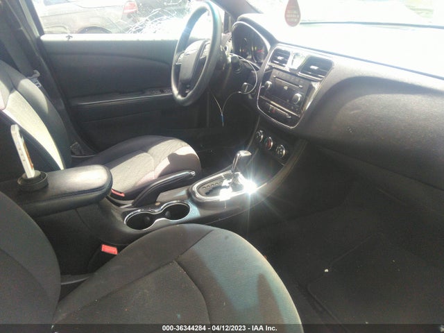 1C3CCBAB9EN207744 Chrysler 200 LX