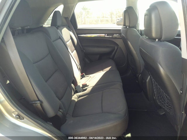 2011 KIA SORENTO LX VIN: 5XYKTDA19BG124635