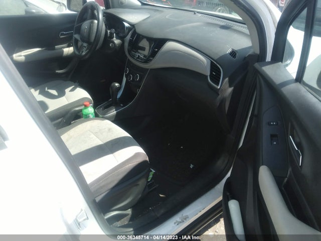 Chevrolet TRAX LS 2018 3GNCJKSB4JL273569 Image 5