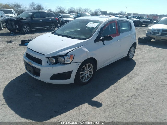 Chevrolet SONIC LT 2015 1G1JC6SB6F4141176 Image 2