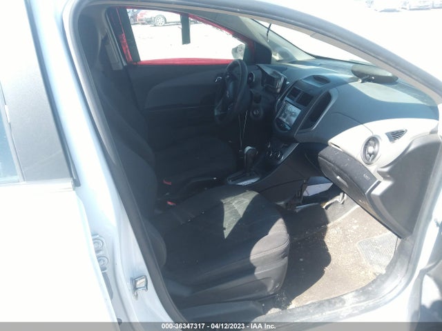 Chevrolet SONIC LT 2015 1G1JC6SB6F4141176 Image 5