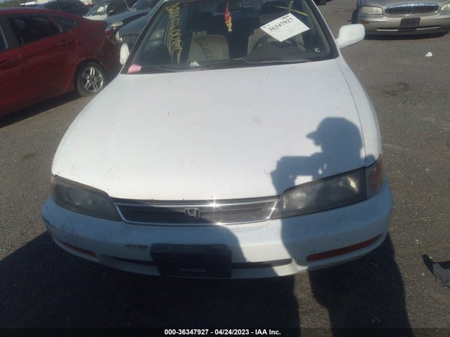 1997 HONDA ACCORD SDN LX VIN: 1HGCD5632VA048893