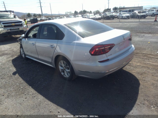 1VWAA7A38JC049558 Volkswagen Passat 2.0t S/r-line