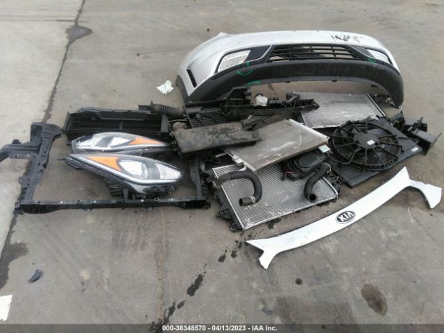 KNDCC3LC4K5350409 KIA NIRO EX