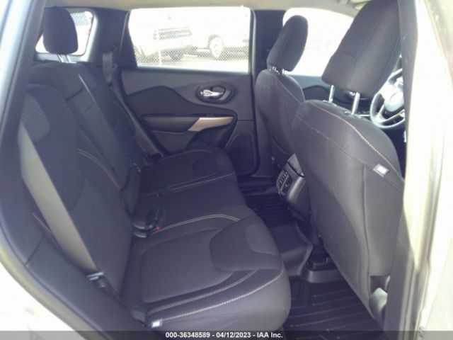 1C4PJLCB2HD233554 Jeep Cherokee Latitude