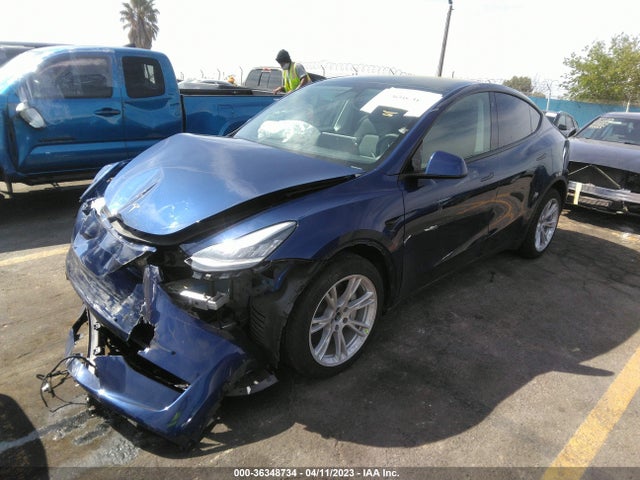Tesla Model Y Long Range 2021 5YJYGDEE6MF153631 Image 2