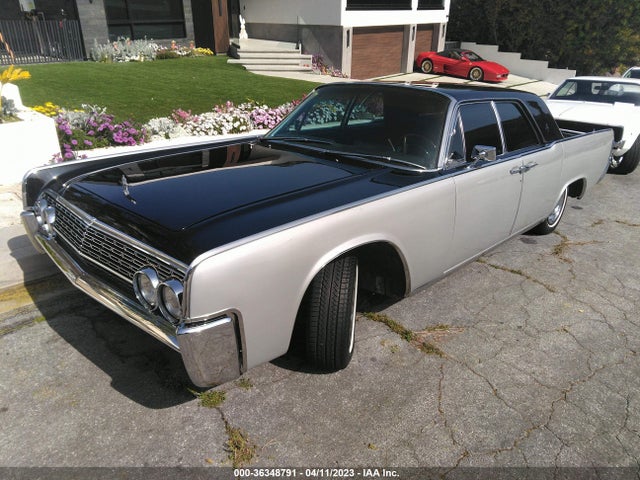 1961 LINCOLN CONTINENTAL VIN: 2Y82H407211