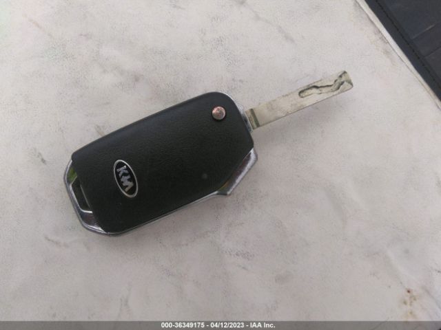 5XXG24J27MG017060 KIA K5 LX