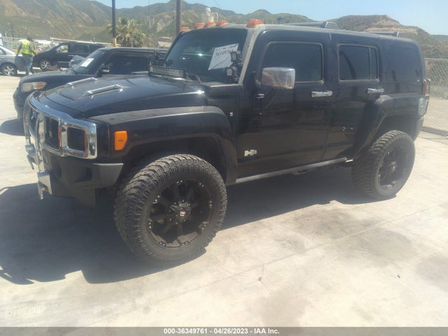 2007 HUMMER H3 SUV VIN: 5GTDN13E078172002