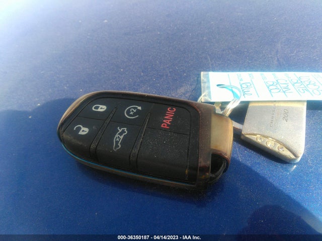 1C3CCCBG5FN582337 Chrysler 200 S