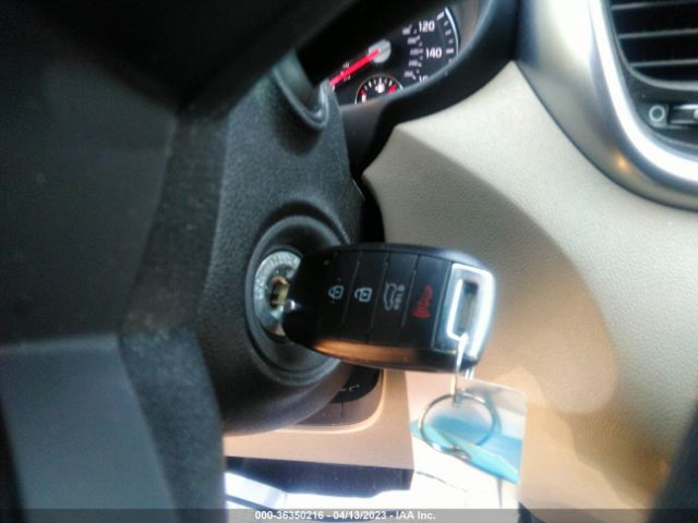 5XYPGDA30KG539709 KIA SORENTO LX