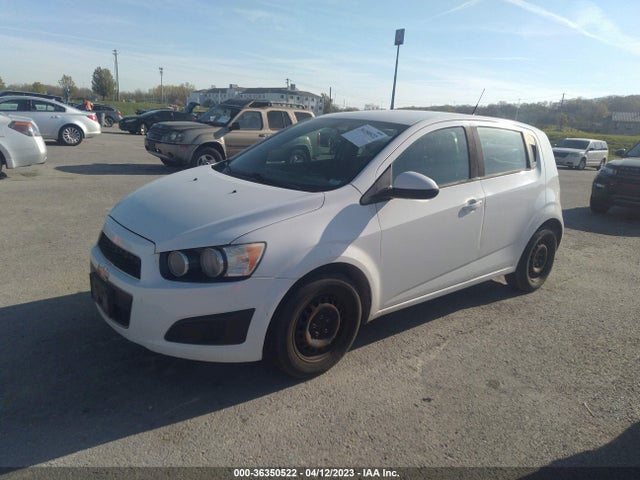 Chevrolet SONIC LS 2014 1G1JA6SH8E4167349 Image 2