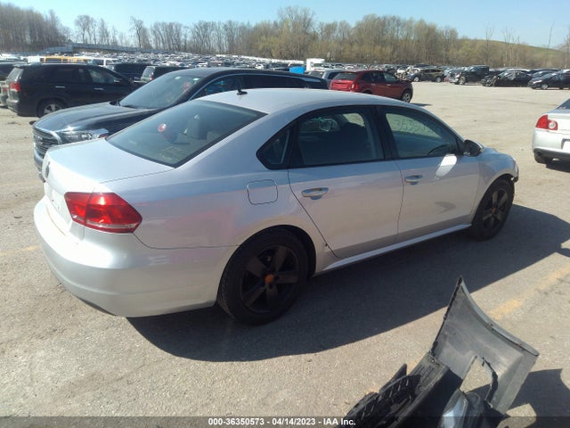 2012 VOLKSWAGEN PASSAT S VIN: 1VWAP7A35CC057571
